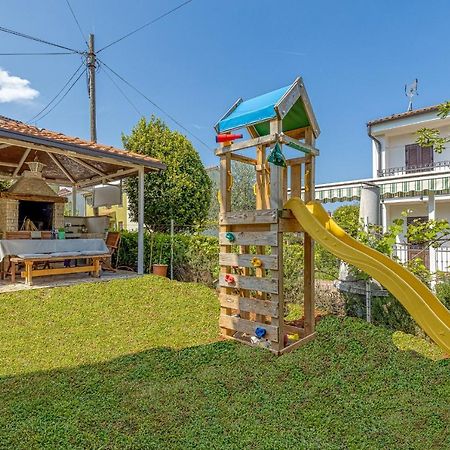 Apartments Hrestak Пореч Екстер'єр фото