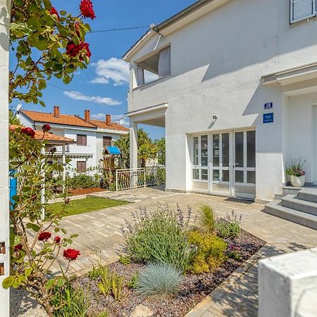 Apartments Hrestak Пореч Екстер'єр фото