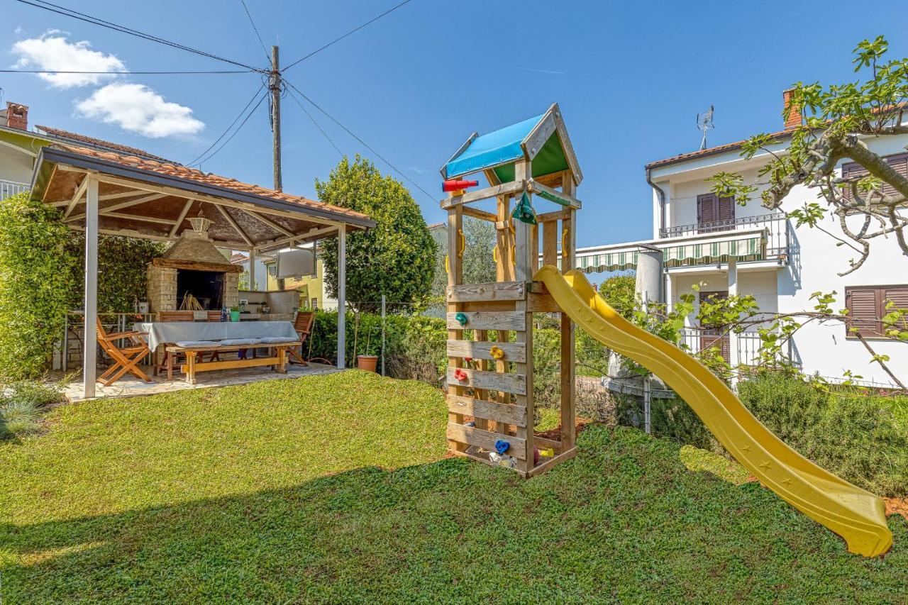 Apartments Hrestak Пореч Екстер'єр фото