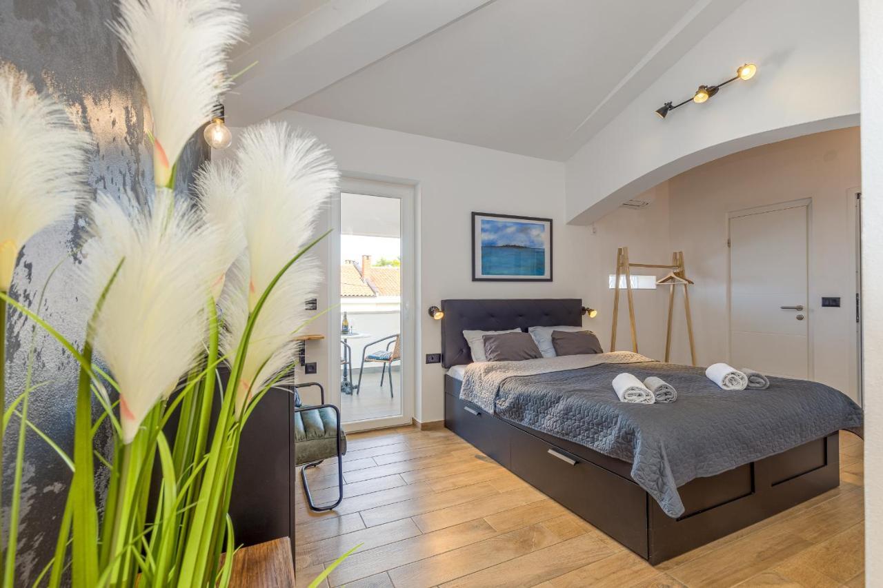 Apartments Hrestak Пореч Екстер'єр фото