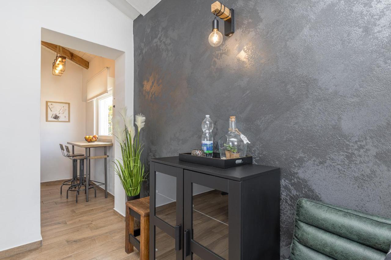 Apartments Hrestak Пореч Екстер'єр фото