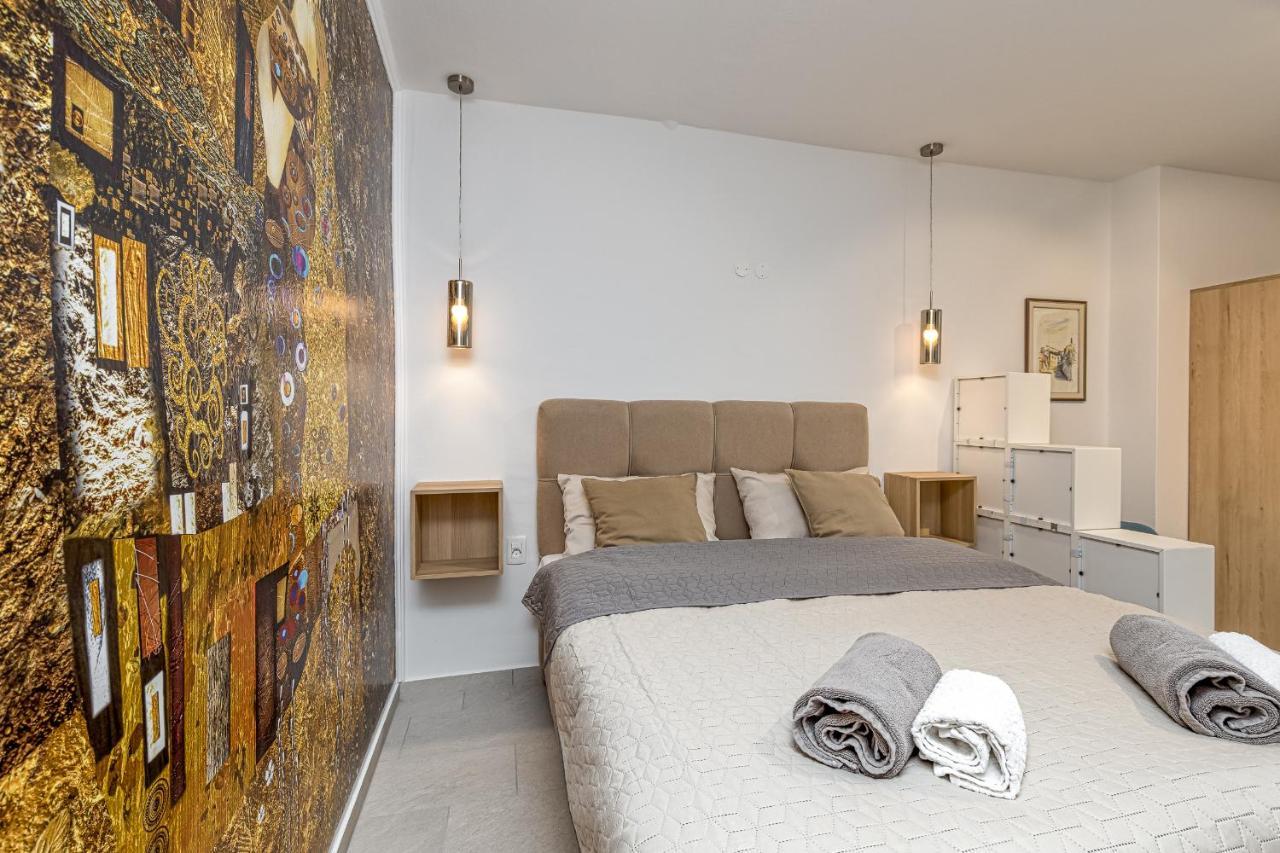 Apartments Hrestak Пореч Екстер'єр фото