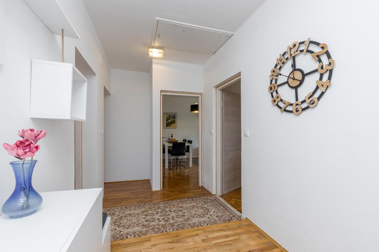 Apartments Hrestak Пореч Екстер'єр фото