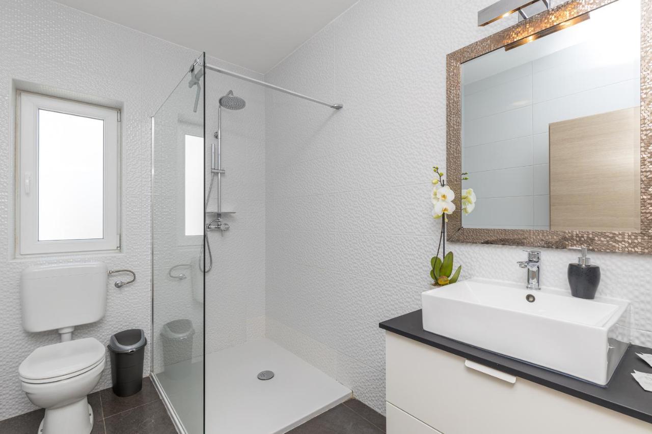 Apartments Hrestak Пореч Екстер'єр фото