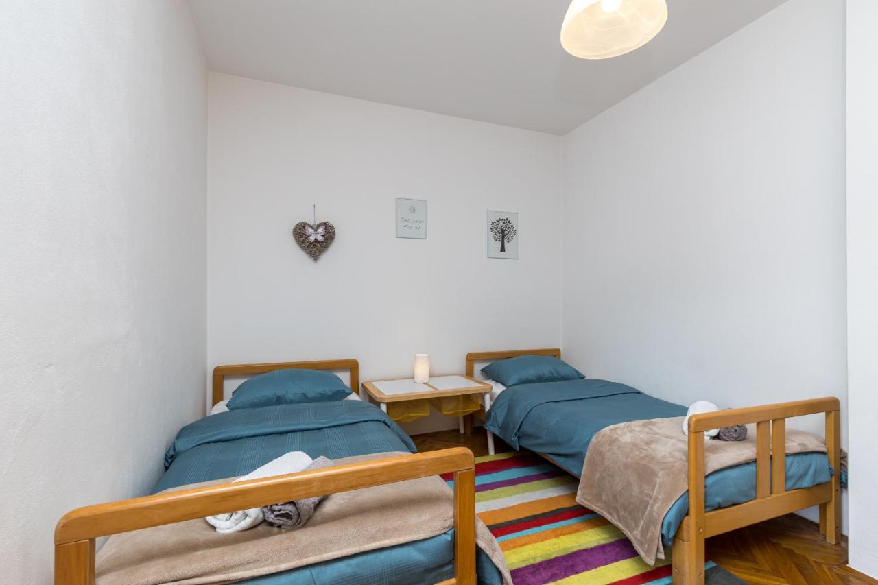 Apartments Hrestak Пореч Екстер'єр фото