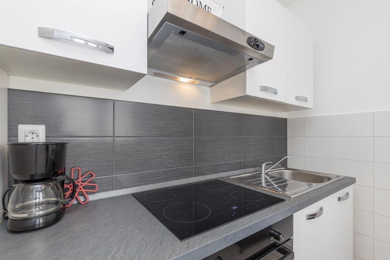 Apartments Hrestak Пореч Екстер'єр фото