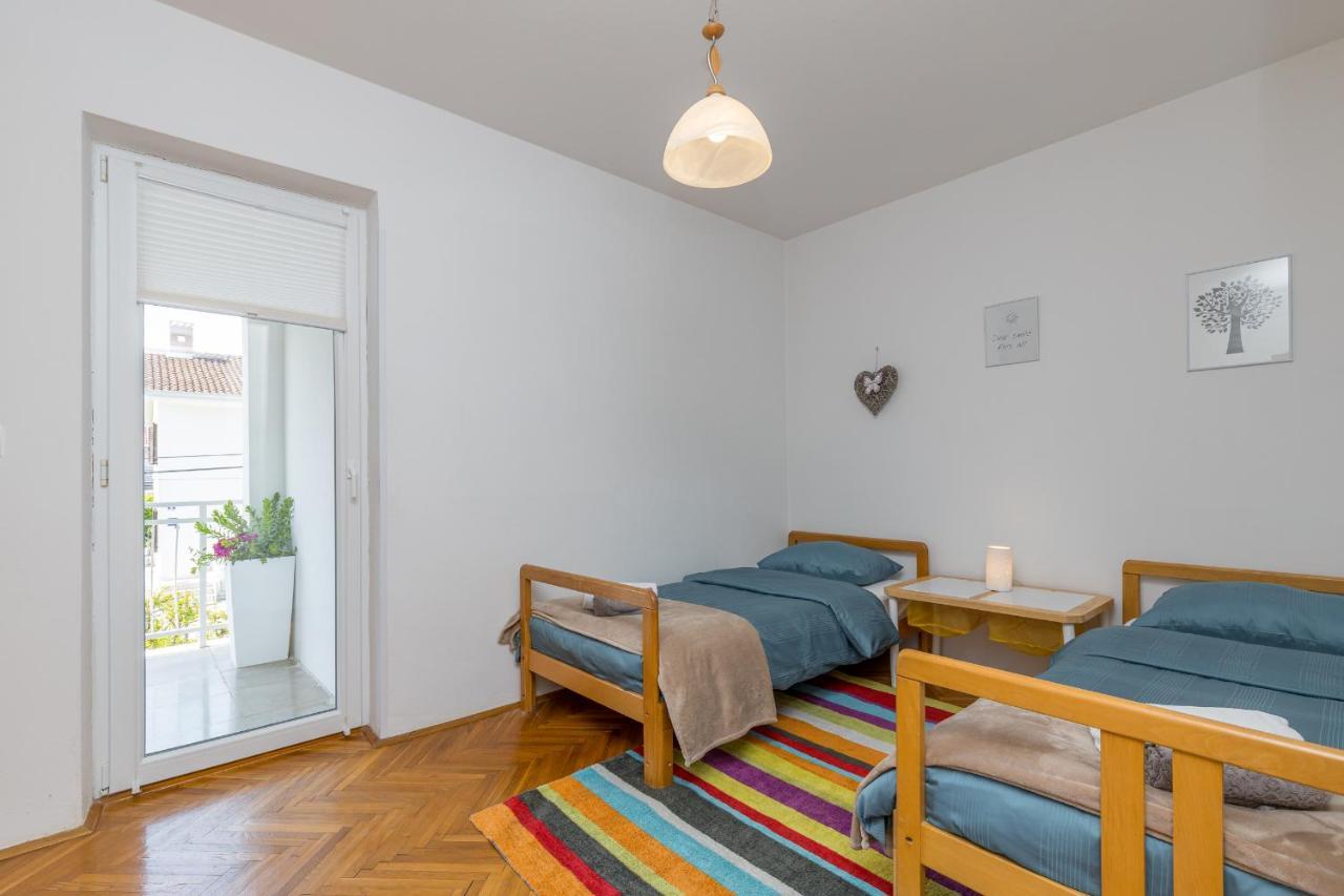 Apartments Hrestak Пореч Екстер'єр фото