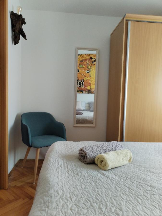 Apartments Hrestak Пореч Екстер'єр фото