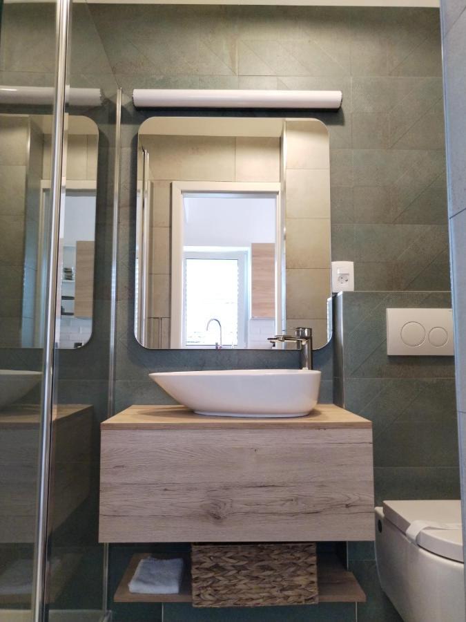 Apartments Hrestak Пореч Екстер'єр фото